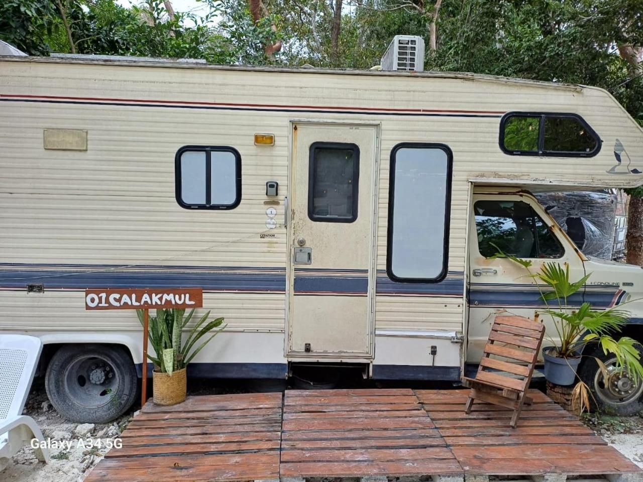 Hotel Momotoh Camper Xpujil Esterno foto