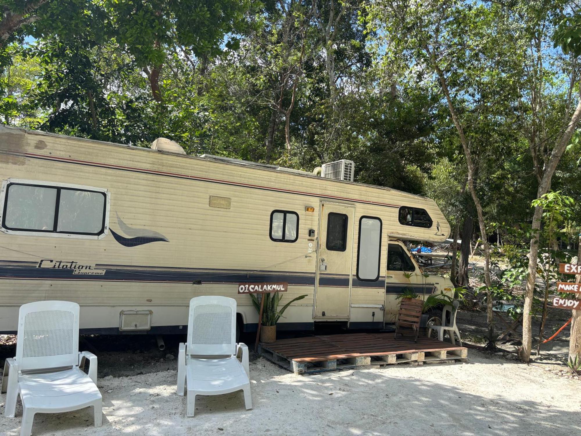 Hotel Momotoh Camper Xpujil Esterno foto