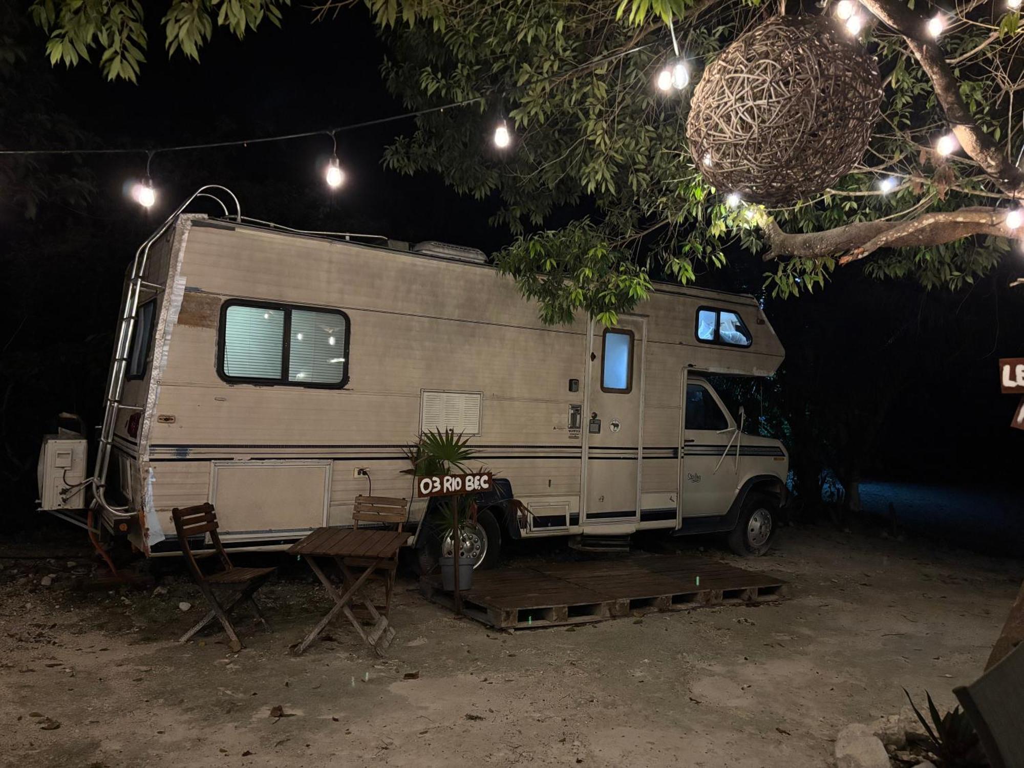 Hotel Momotoh Camper Xpujil Esterno foto